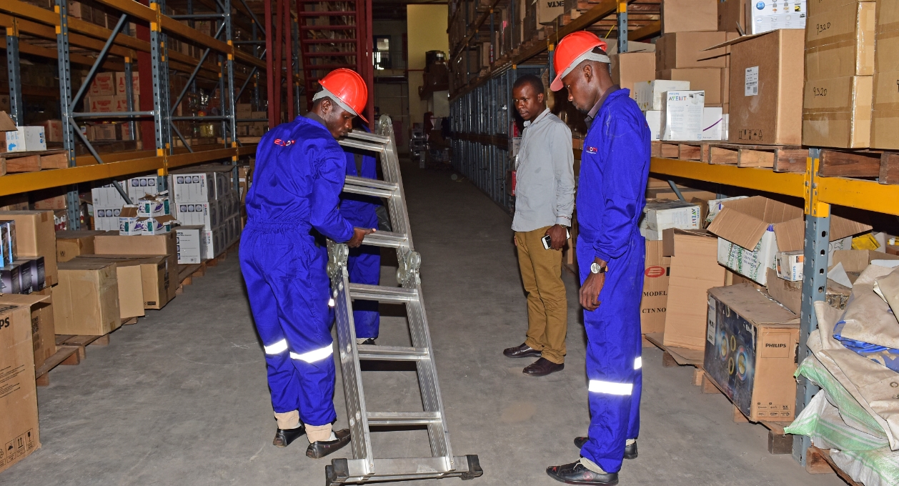 Tips for Keeping Your Warehouse Clean and Organized